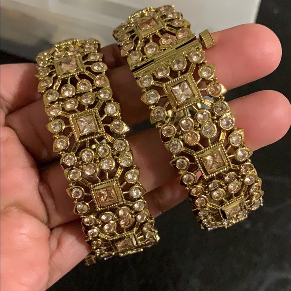 champaign stone bangles